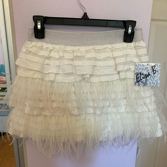 white skirt - Picture 2 of 4